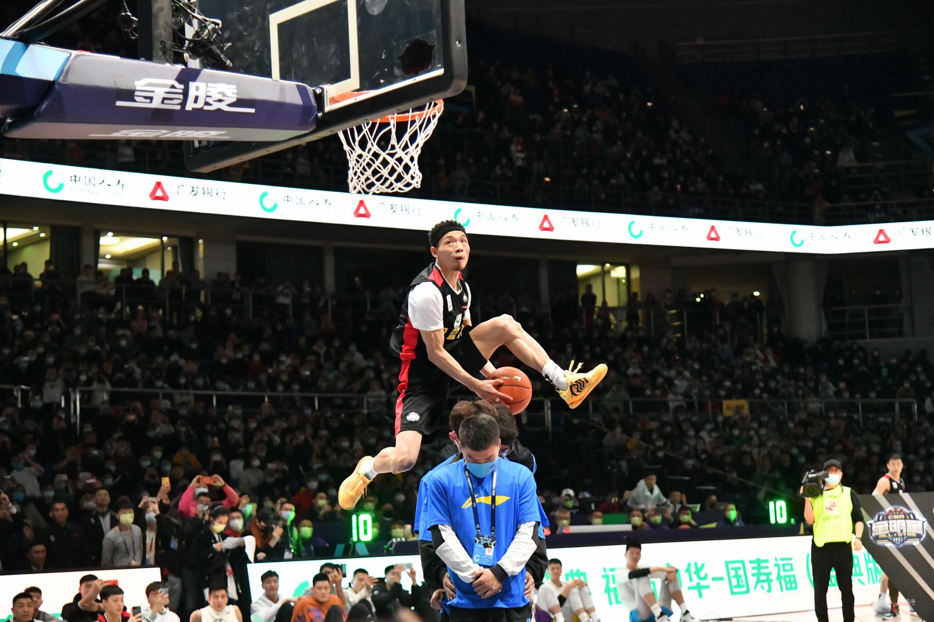 首先 首先
