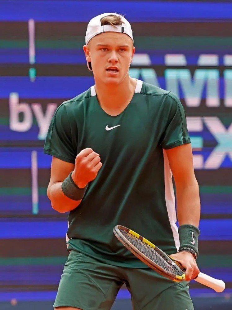 的表现成为 的表现成为